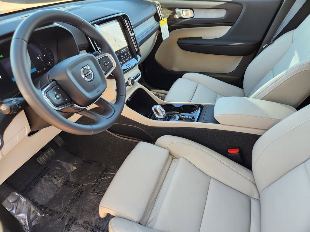 New 2026 Volvo XC40 B5 Ultra w/ Climate Package image 7