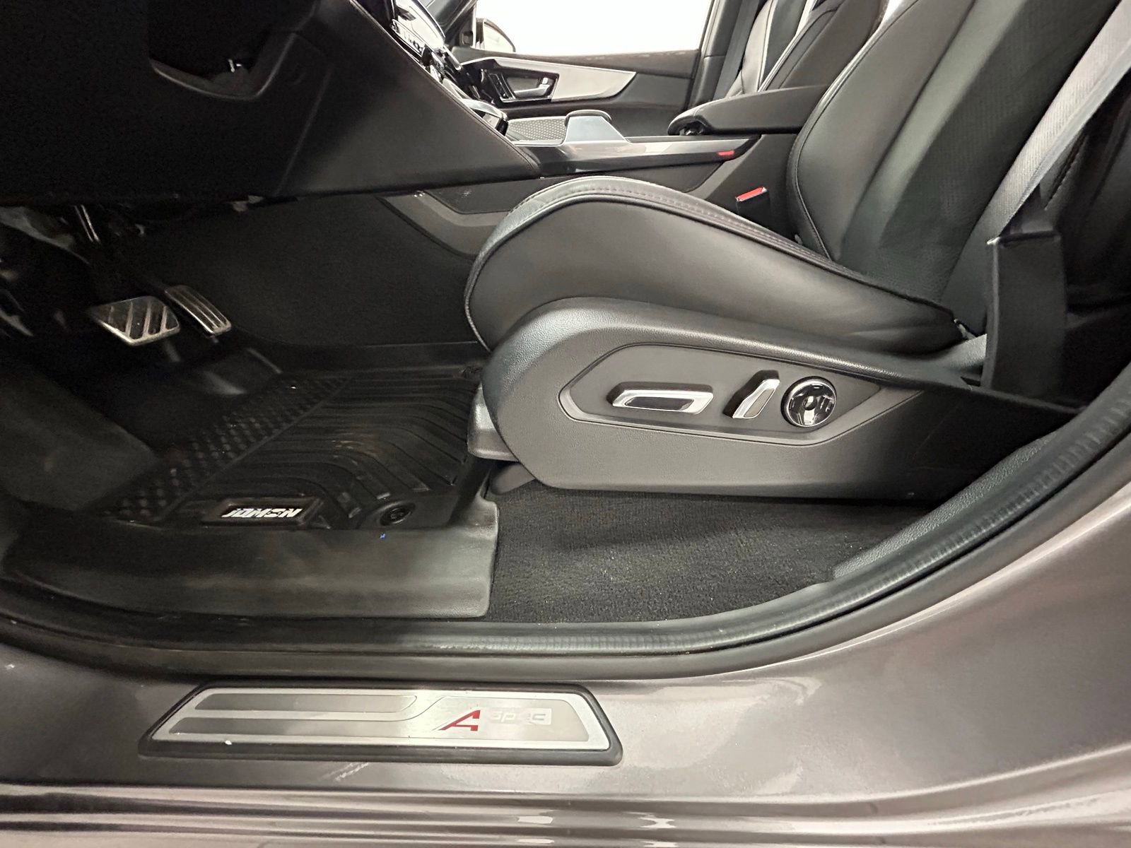 Used 2022 Acura MDX A-Spec image 31