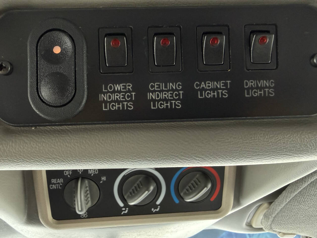 Used 2007 Chevrolet Express 2500 Extended w/ Preferred Equipment Group RWD image 25