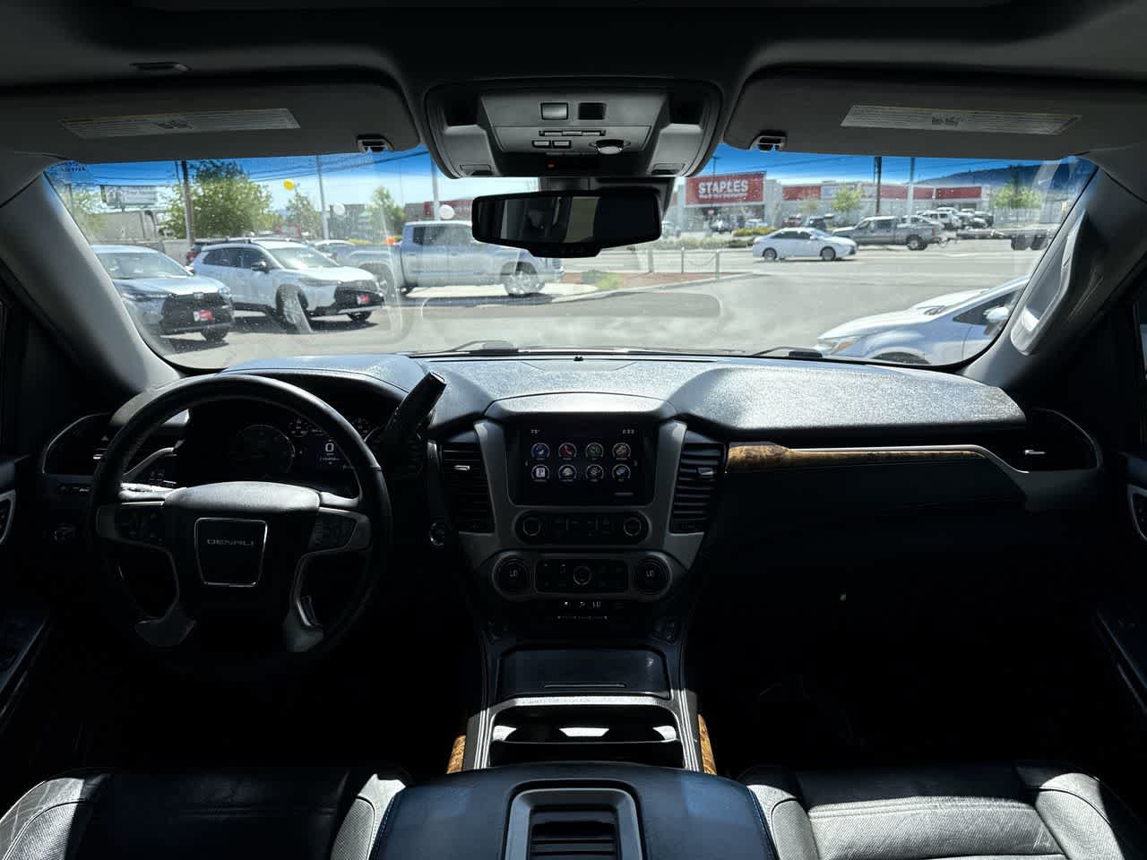 Used 2015 GMC Yukon Denali w/ Premium Package AWD/4WD image 16