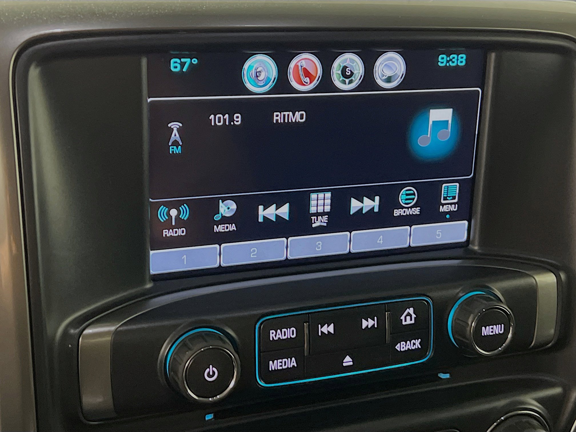 Used 2018 Chevrolet Silverado 1500 LT w/ All Star Edition image 26