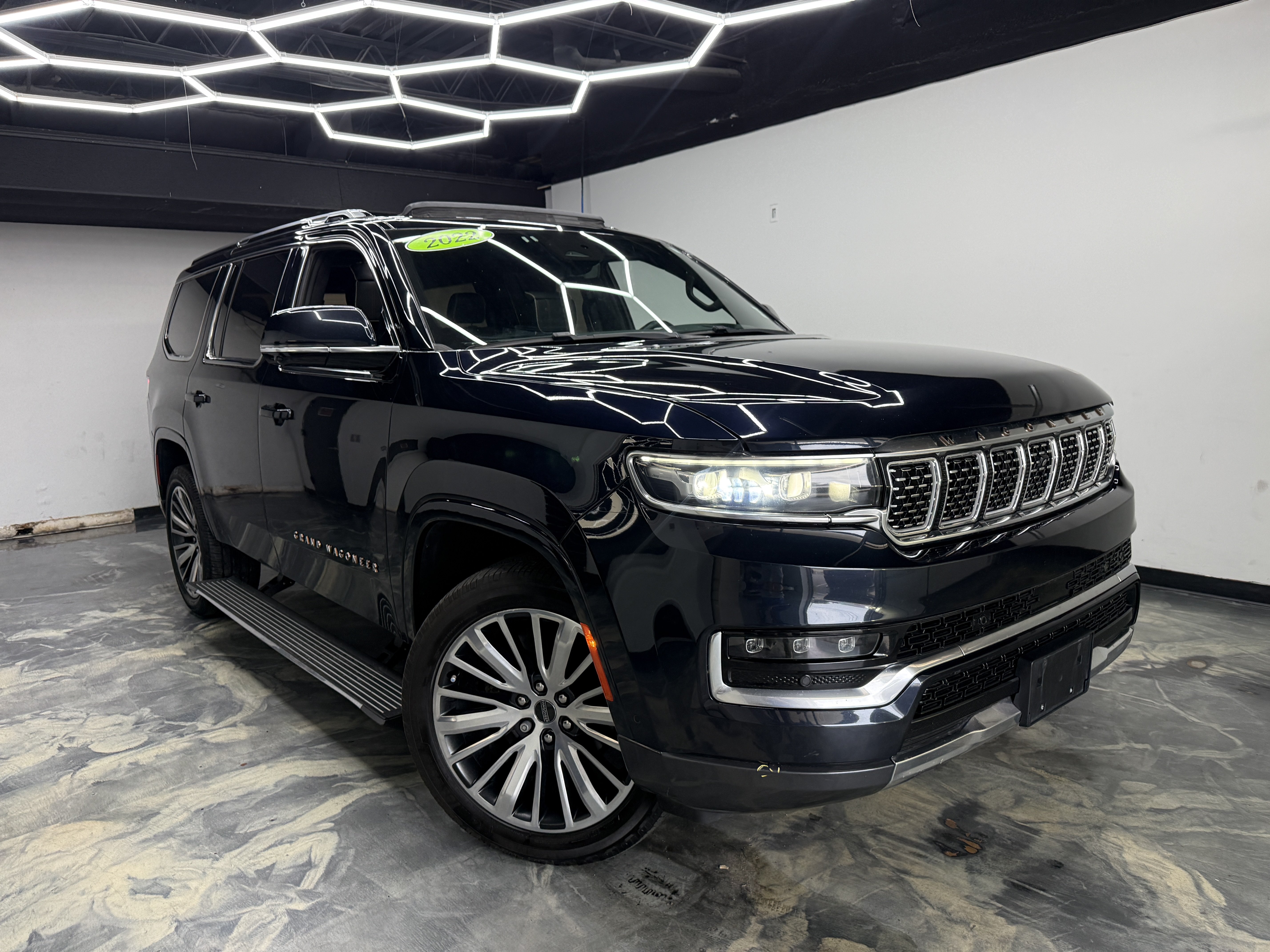 Used 2022 Jeep Grand Wagoneer Series III w/ Rear-Seat Entertainment Group AWD/4WD image 5