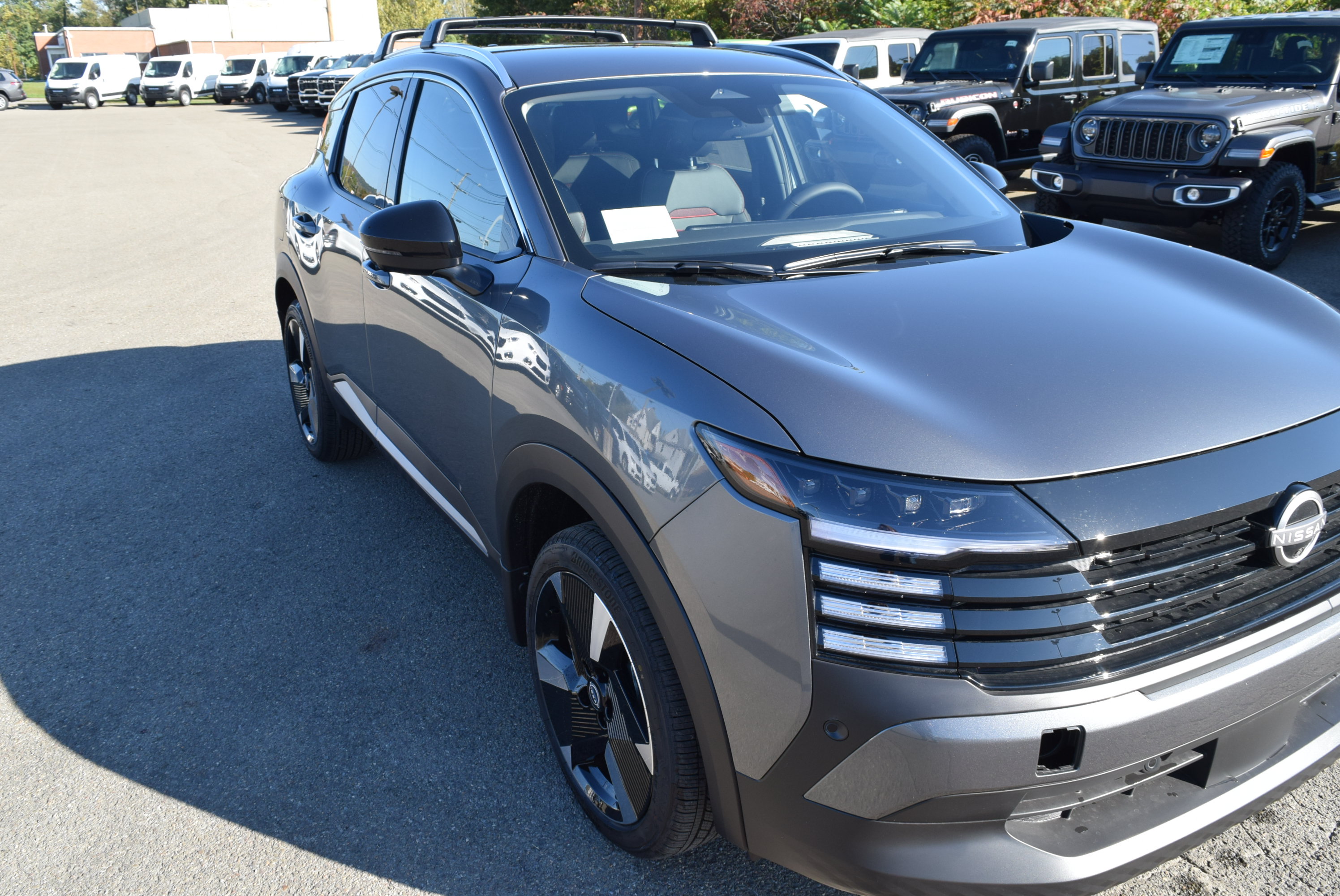 Used 2026 Nissan Kicks SR w/ Cold Weather Package AWD/4WD image 4