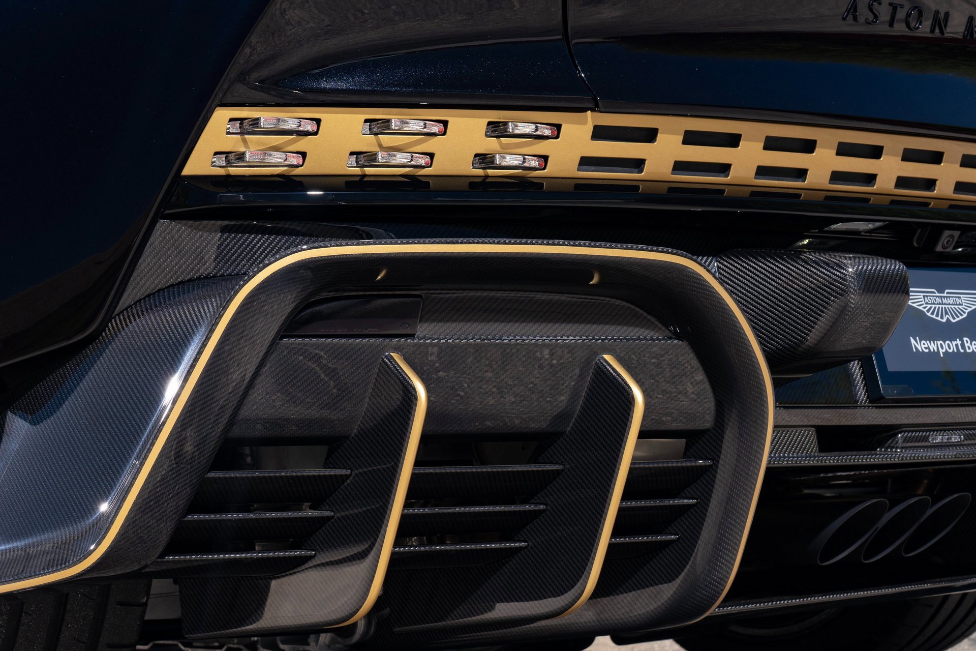 Used 2024 Aston Martin Valour image 31