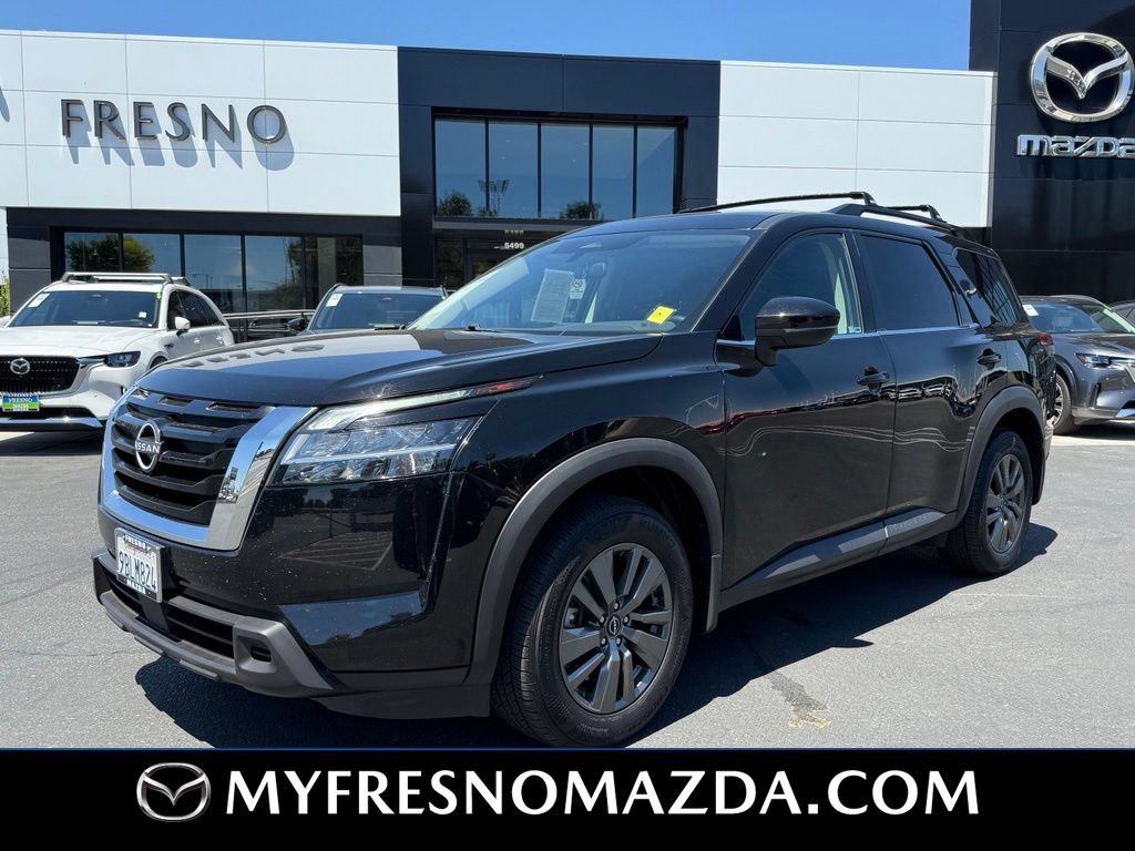 Used 2022 Nissan Pathfinder SV FWD image 4