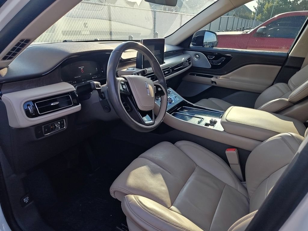 Used 2020 Lincoln Aviator Reserve w/ Equipment Group 202A AWD/4WD image 9