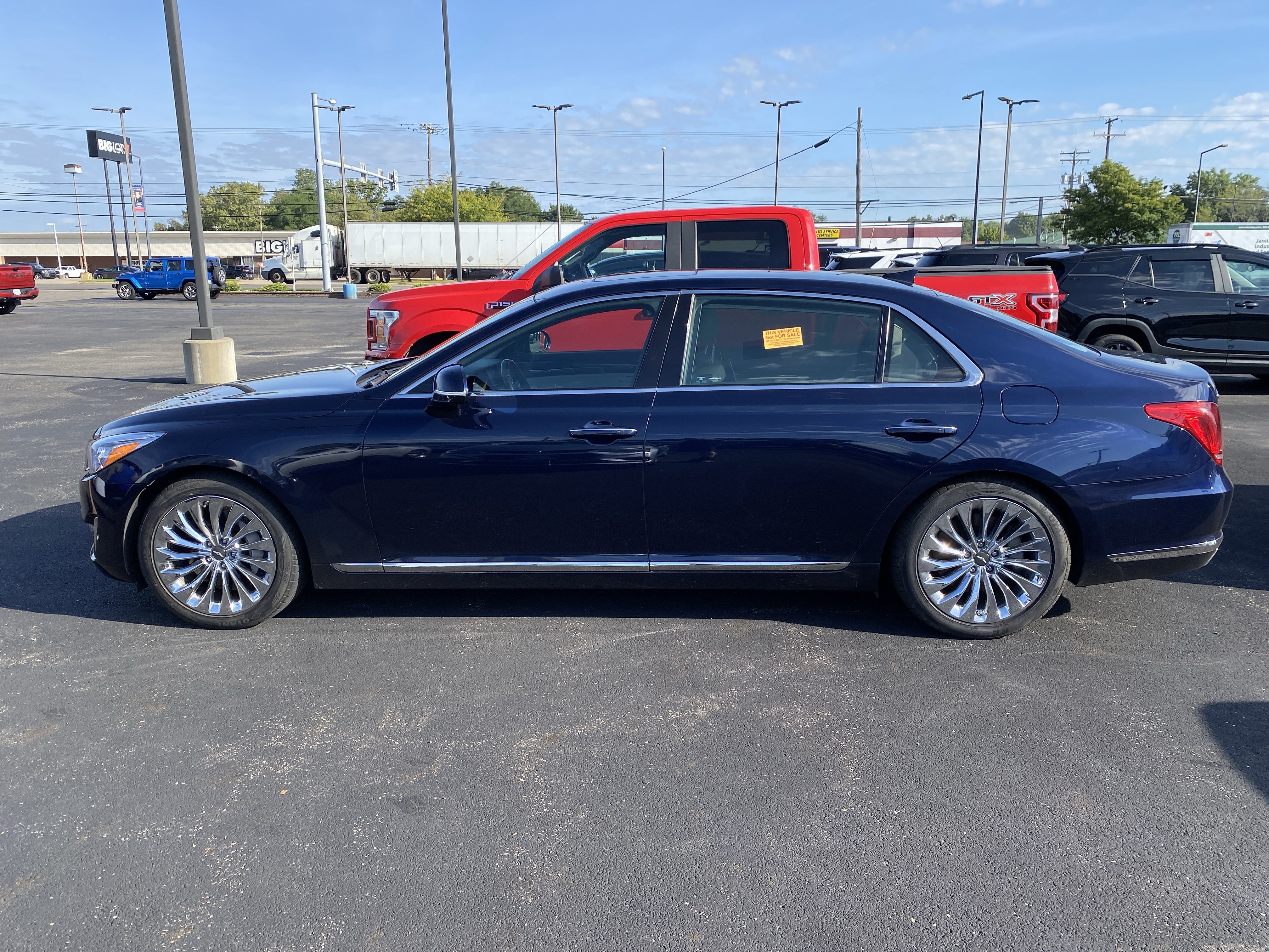 Used 2018 Genesis G90 5.0 Ultimate RWD image 2