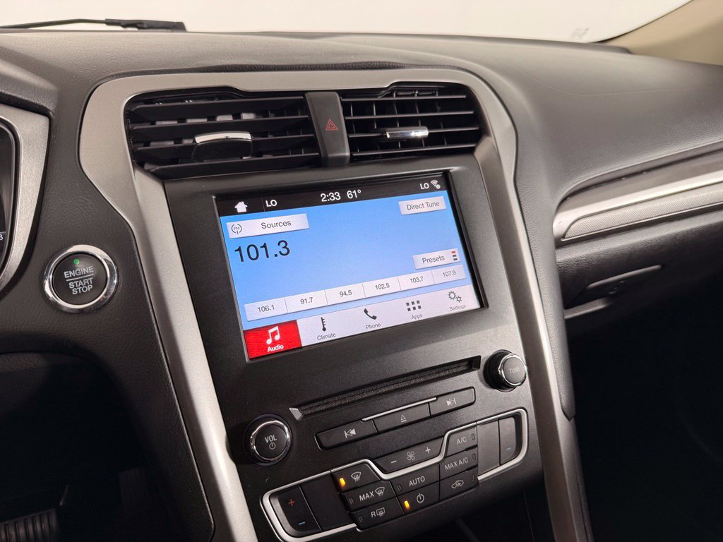 Used 2018 Ford Fusion SE w/ Fusion SE Technology Package FWD image 8