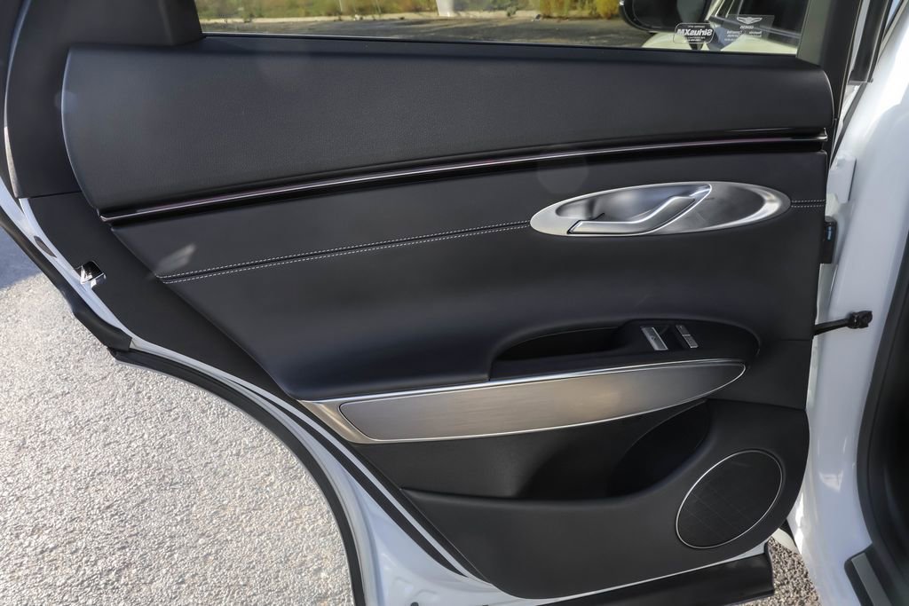 Used 2026 Genesis GV70 2.5T Select image 32