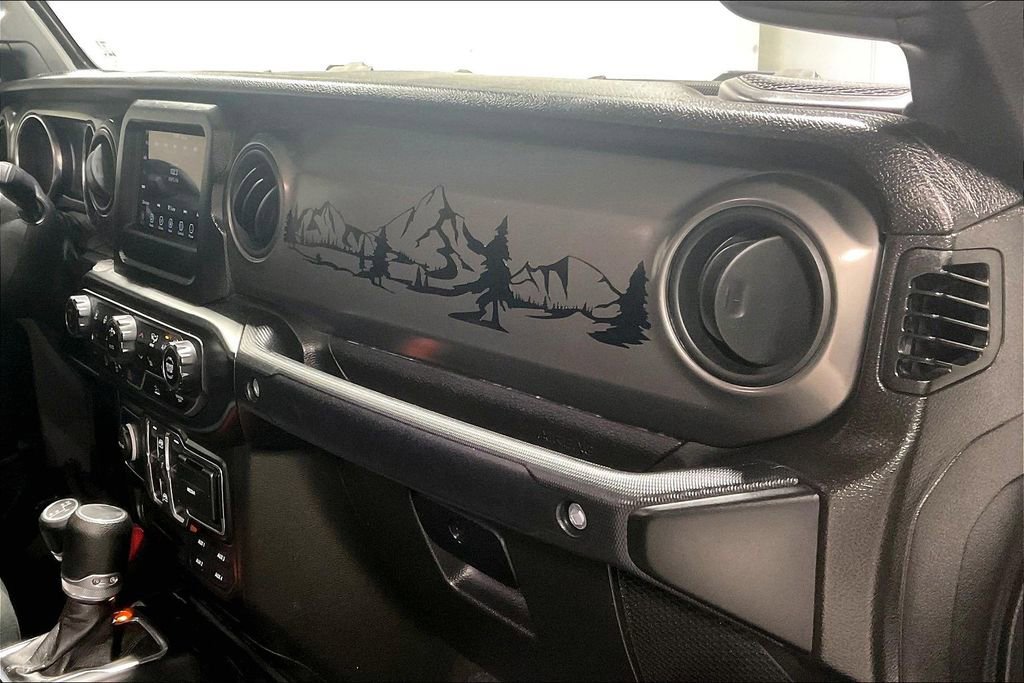 Used 2022 Jeep Gladiator Willys image 19