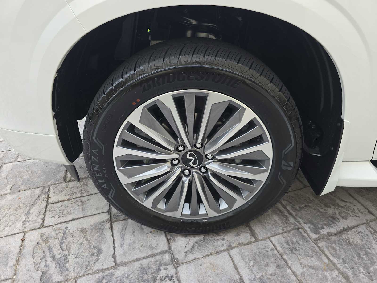 New 2026 INFINITI QX80 Luxe w/ Cargo Package image 10