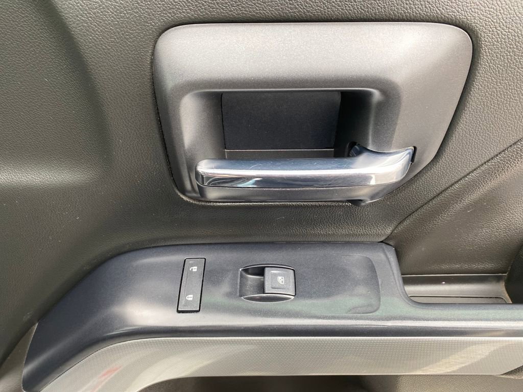 Used 2018 Chevrolet Silverado 1500 LT w/ All Star Edition image 10