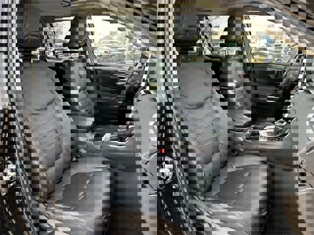 Used 2023 Toyota RAV4 XLE Premium image 30