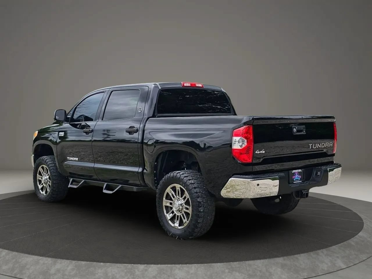 Used 2014 Toyota Tundra SR5 w/ SR5 Upgrade Package AWD/4WD image 4