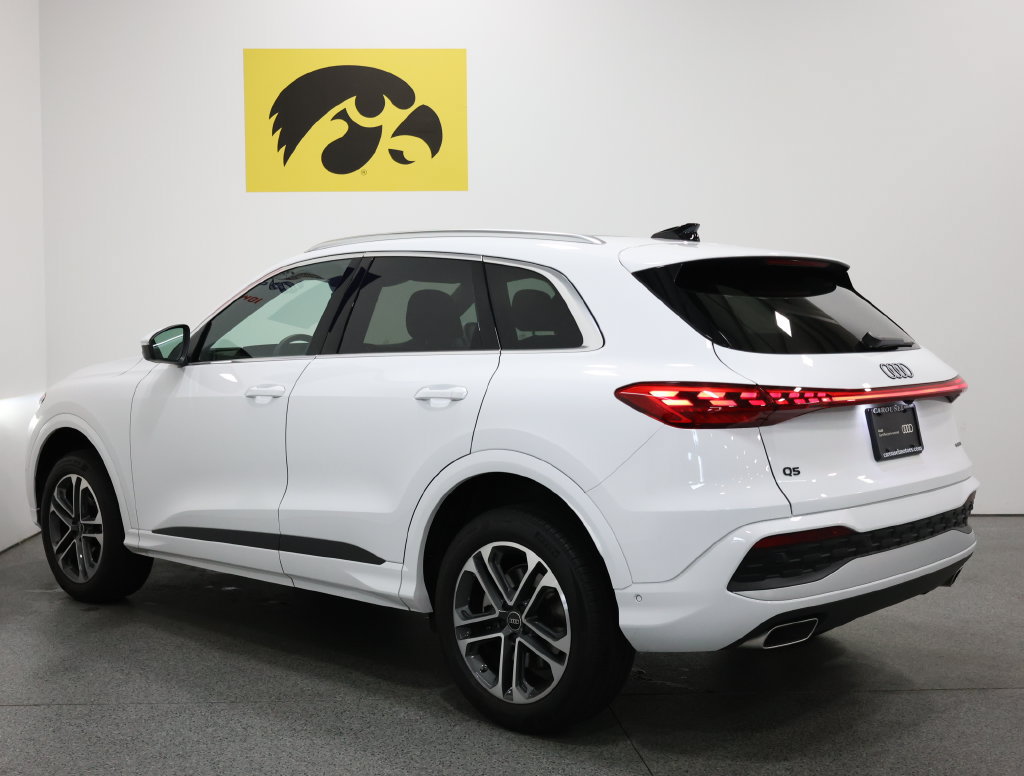 Used 2025 Audi Q5 Premium w/ Convenience Package AWD/4WD image 9