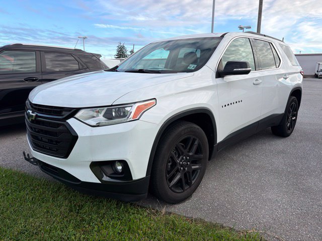 Used 2021 Chevrolet Traverse LT w/ LPO, Blackout Package AWD/4WD image 3