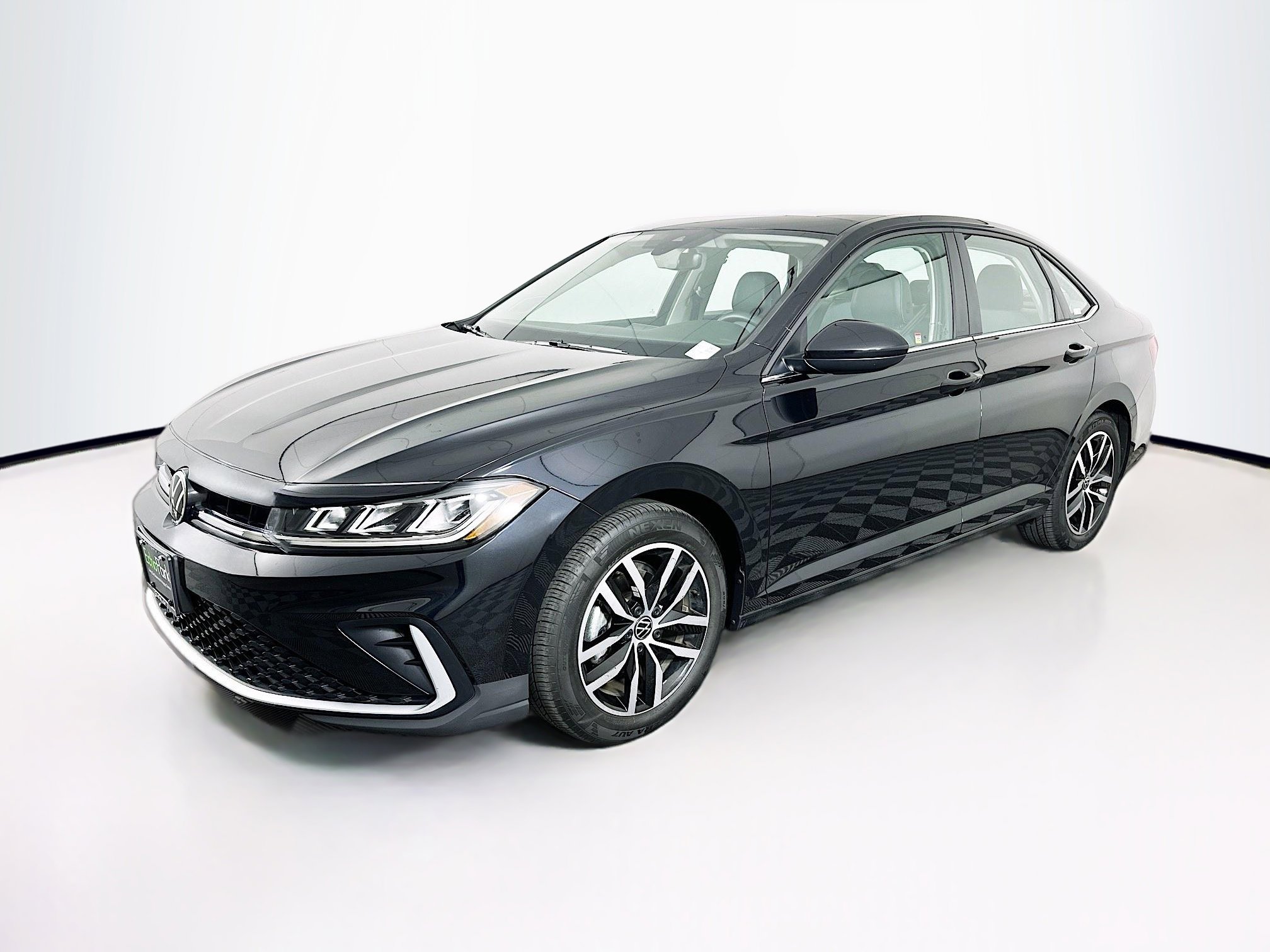 Used 2025 Volkswagen Jetta SE image 3