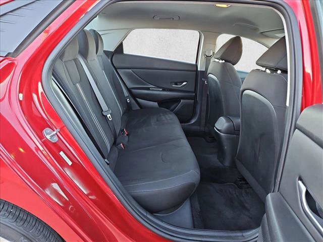 Used 2023 Hyundai Elantra SEL w/ Convenience Package image 20