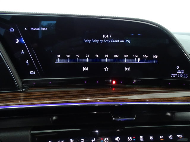 Certified 2024 Cadillac Escalade Premium Luxury w/ LPO, Floor Liner Package AWD/4WD image 16