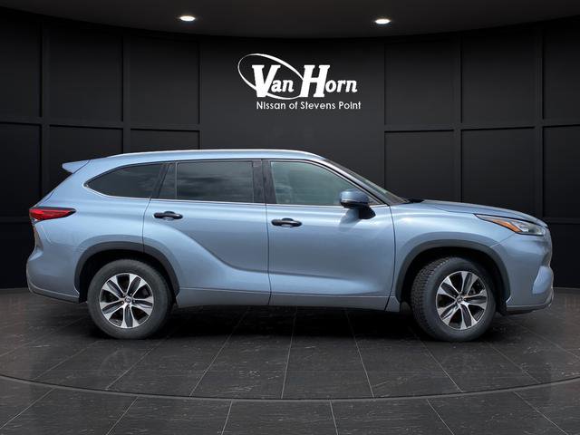 Used 2020 Toyota Highlander XLE FWD image 8