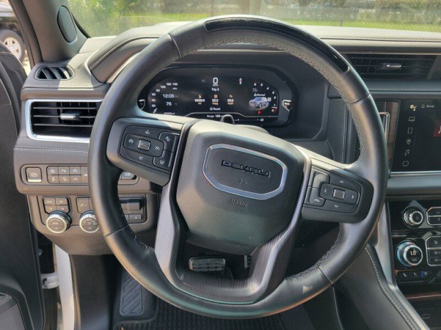 Used 2024 GMC Yukon XL Denali Ultimate image 11
