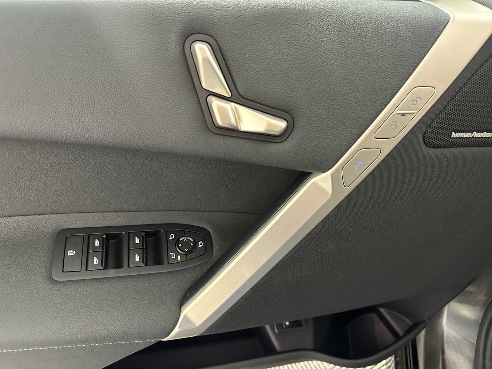 New 2026 BMW iX xDrive60 w/ Premium Package image 13