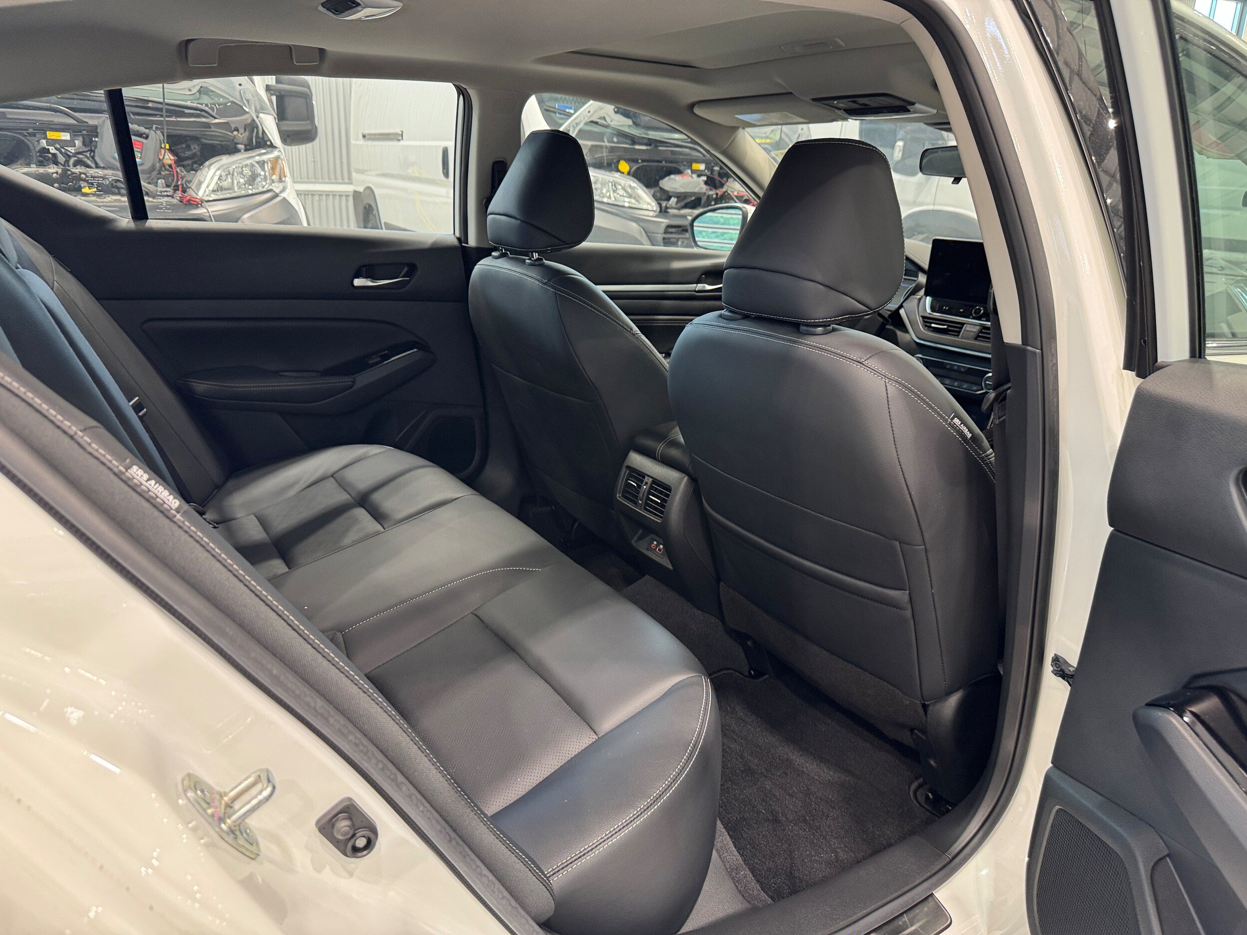 Used 2023 Nissan Altima 2.5 SL FWD image 11