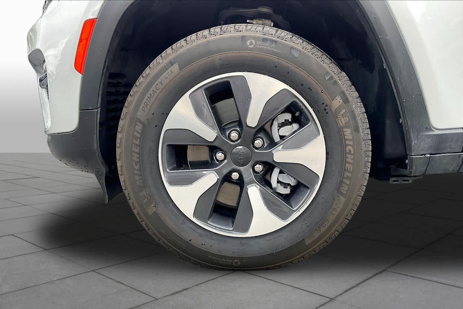 Used 2024 Jeep Grand Cherokee Limited 4xe AWD/4WD image 19