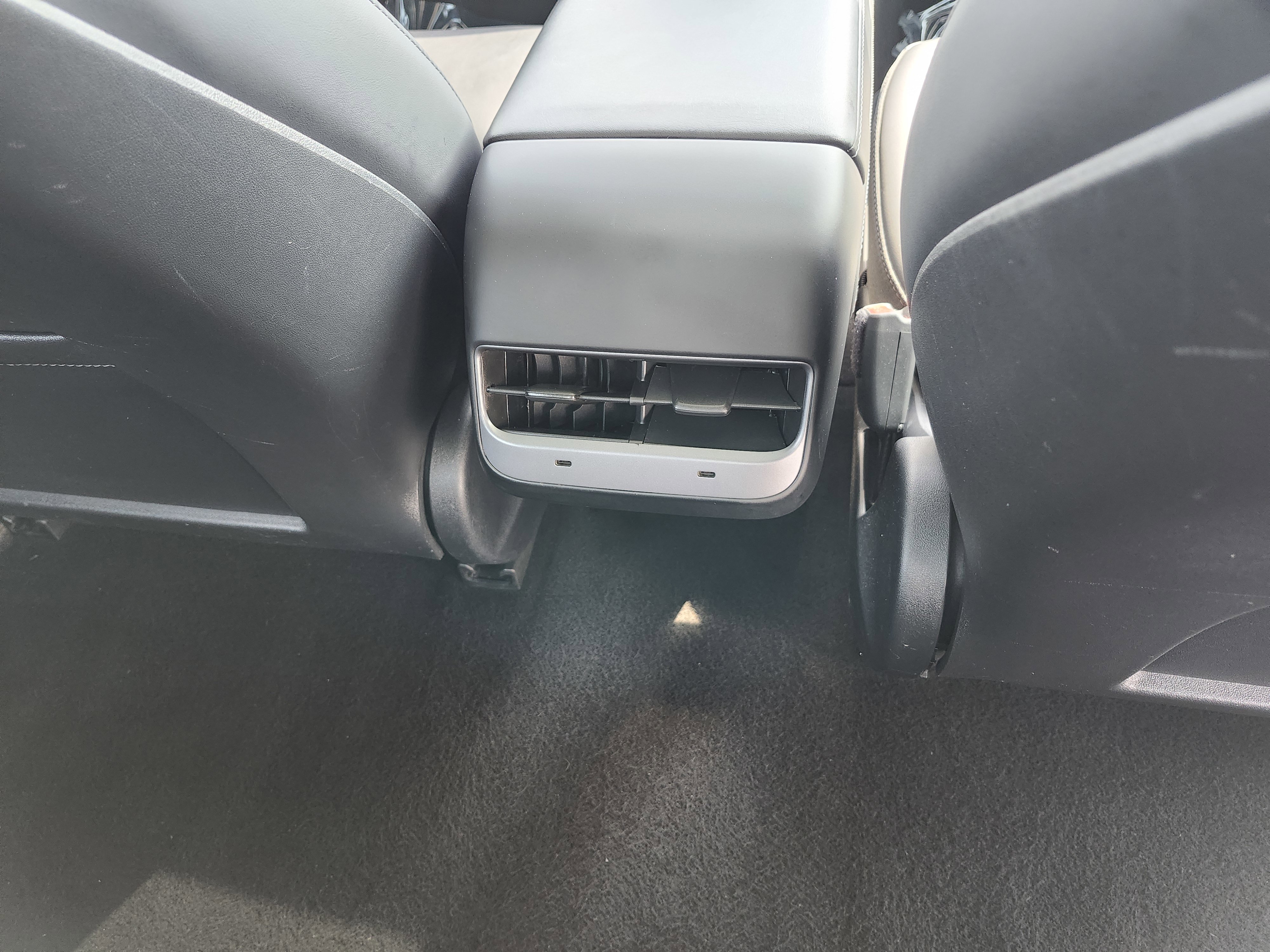 Used 2023 Tesla Model 3 Standard Range image 22