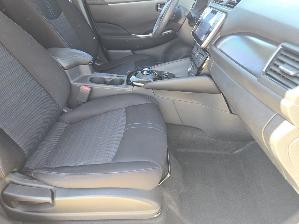 Used 2022 Nissan Leaf SV w/ SV Technology Package FWD image 23
