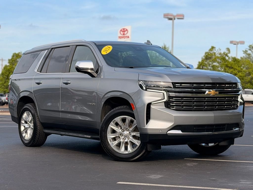 Used 2024 Chevrolet Tahoe Premier RWD image 2