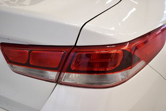 Used 2020 Kia Optima LX image 12