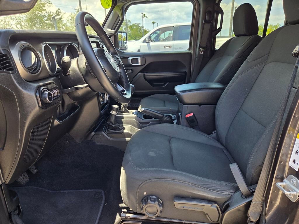 Used 2018 Jeep Wrangler Unlimited Sport S AWD/4WD image 12