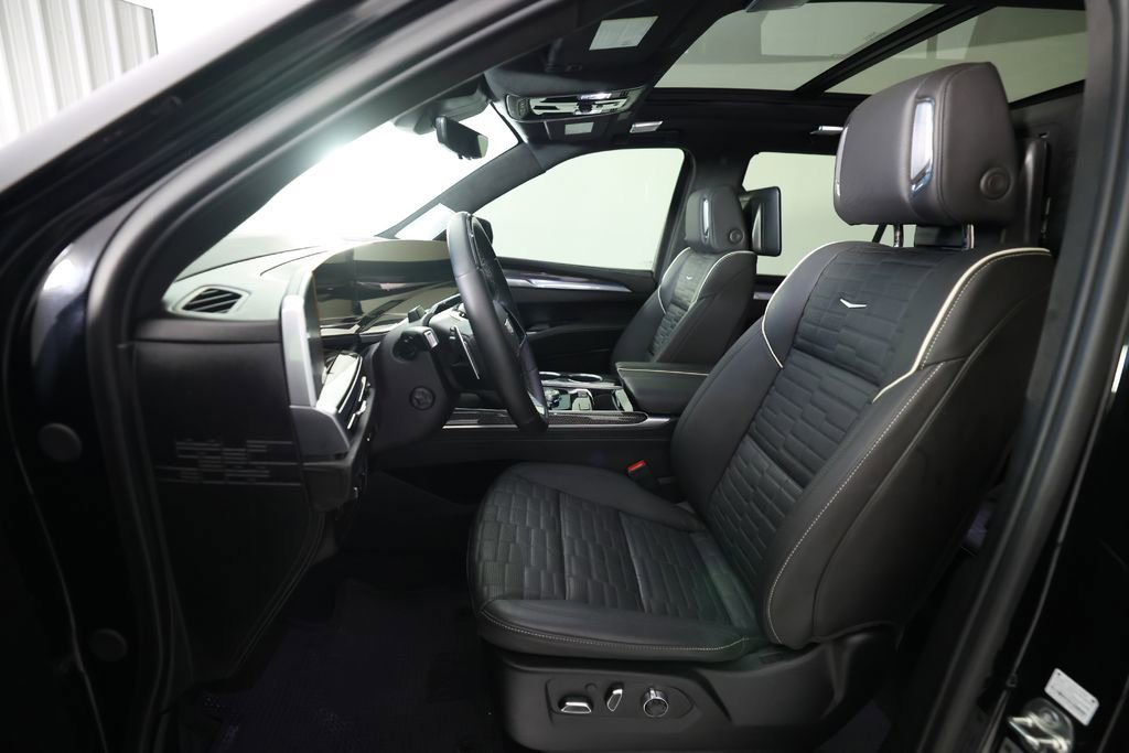 Used 2025 Cadillac Escalade V image 18