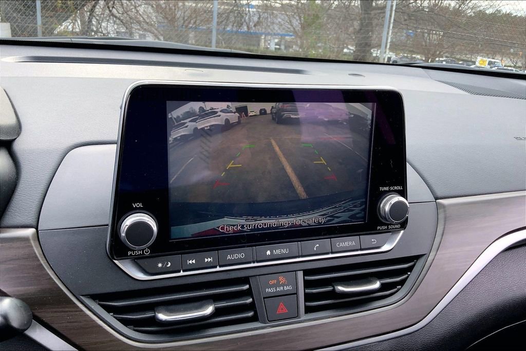 Used 2024 Nissan Altima 2.5 SV image 11