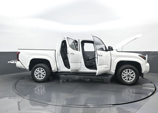 Used 2024 Toyota Tacoma SR5 image 33