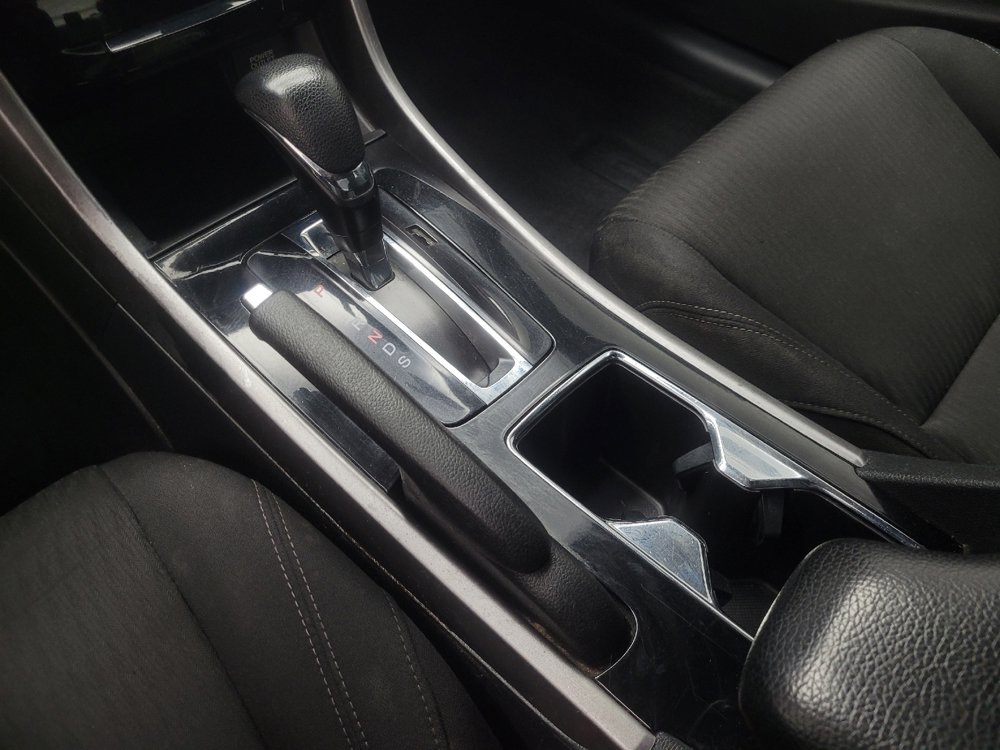 Used 2017 Honda Accord EX image 26