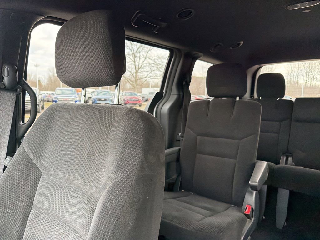 Used 2017 Dodge Grand Caravan SE image 10