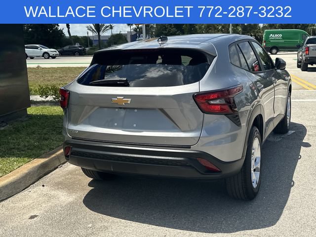 Used 2024 Chevrolet Trax LS w/ LS Convenience Package FWD image 6
