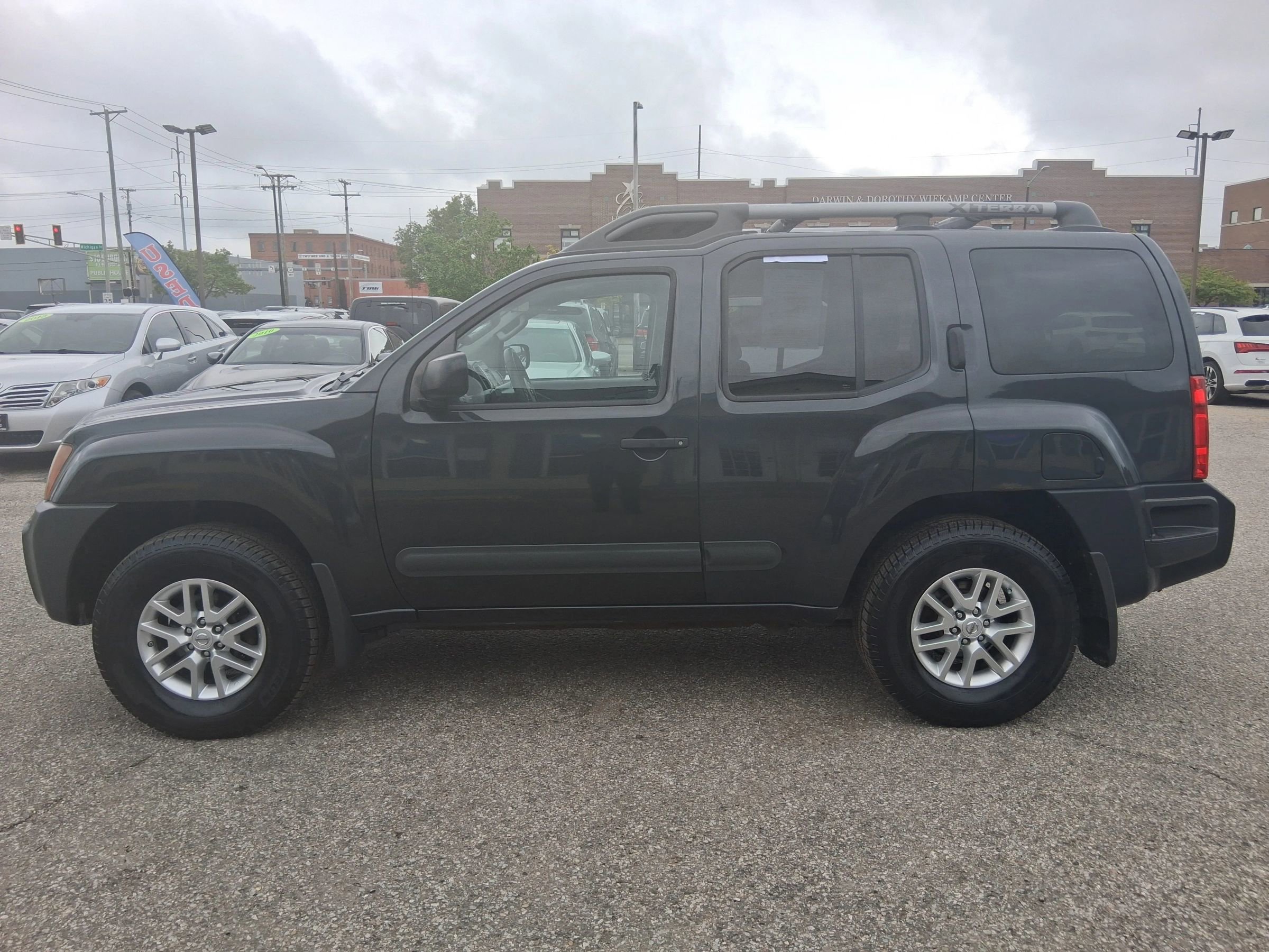 Used 2015 Nissan Xterra S w/ Value Package AWD/4WD image 9
