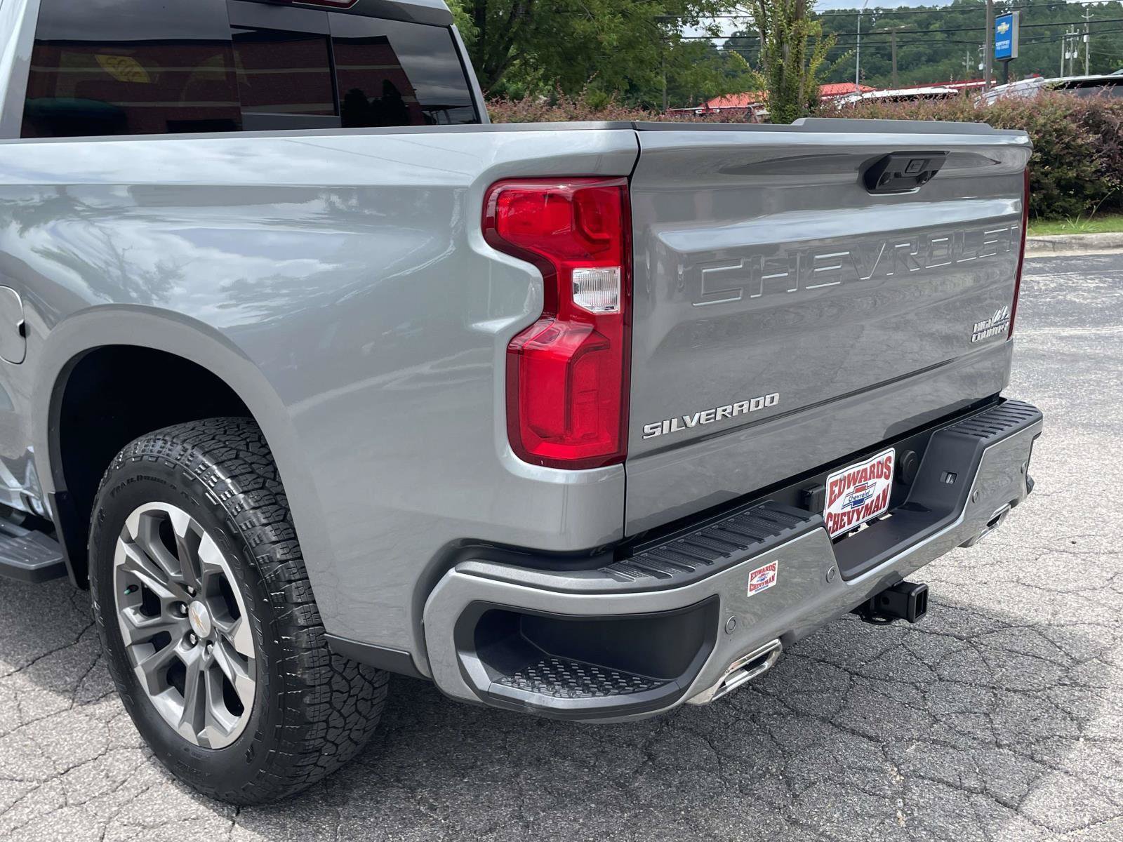 Used 2025 Chevrolet Silverado 1500 High Country w/ Technology Package AWD/4WD image 31