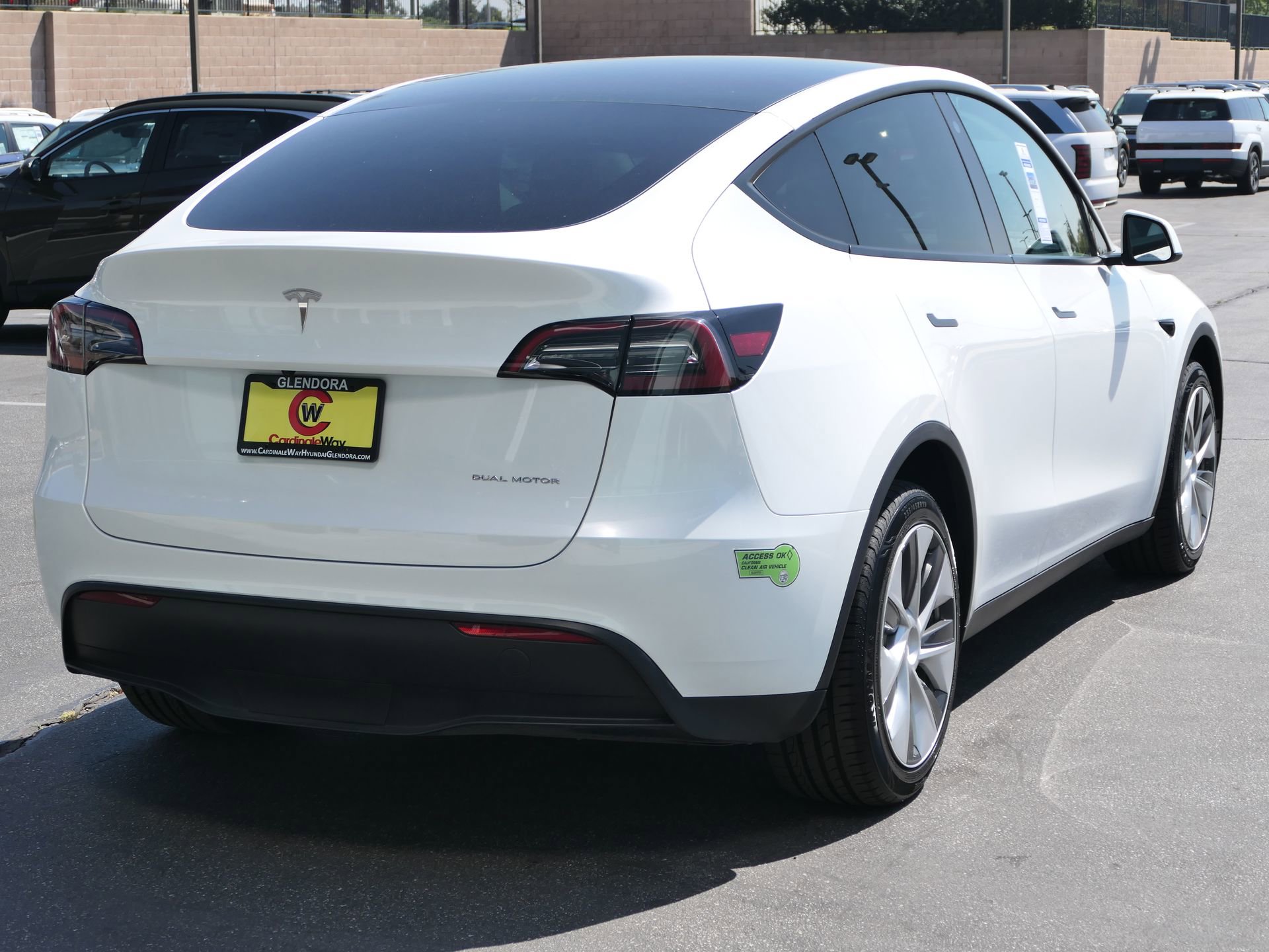 Used 2023 Tesla Model Y Long Range image 3