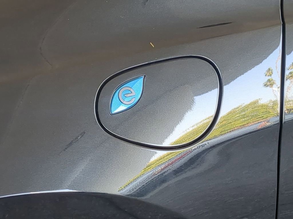 Used 2023 Chrysler Pacifica Limited image 34