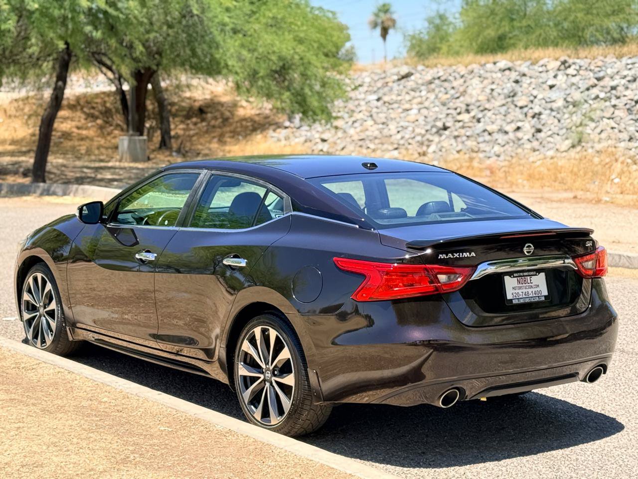 Used 2016 Nissan Maxima SR FWD image 3