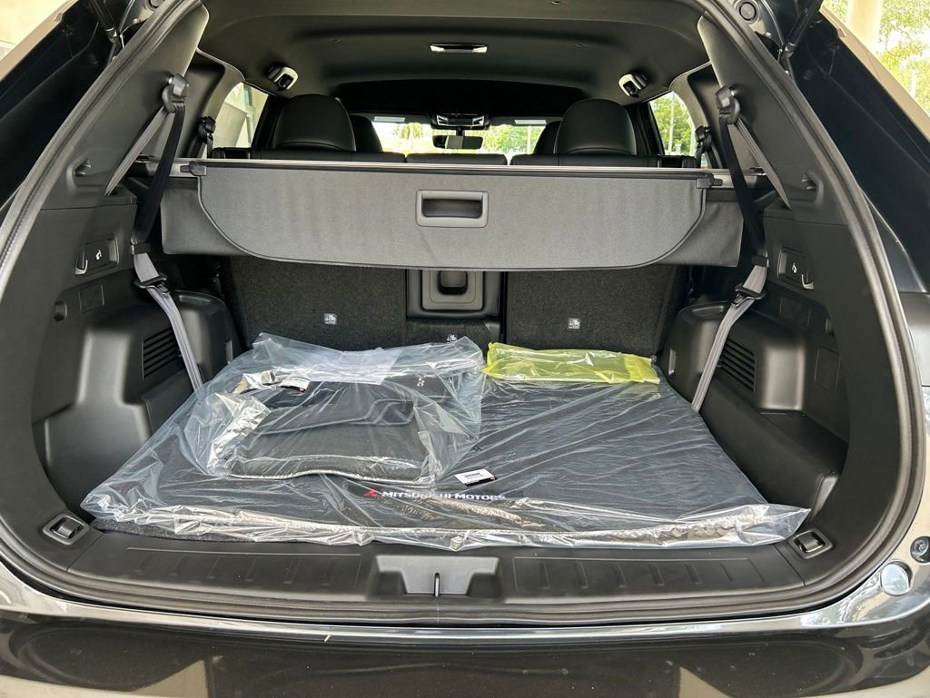 New 2026 Mitsubishi Outlander LE FWD image 30