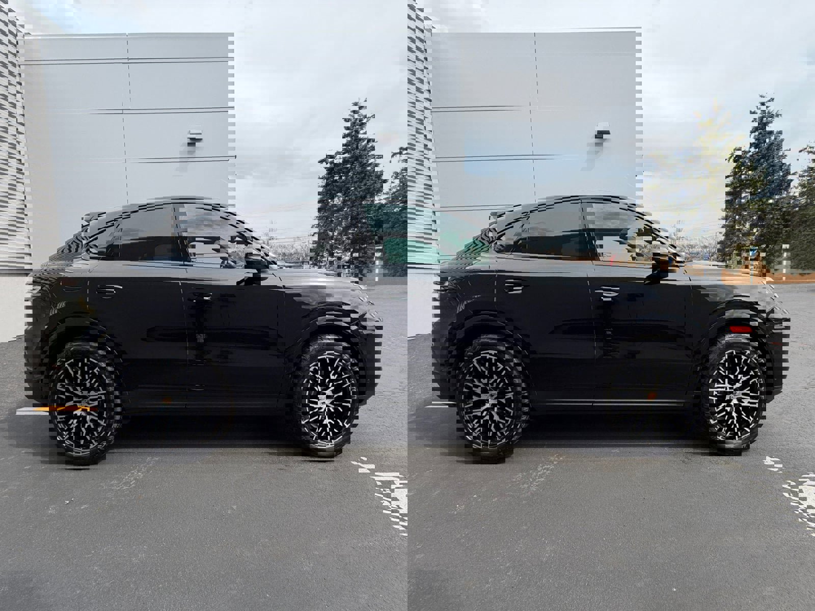 Used 2024 Porsche Cayenne Coupe image 12