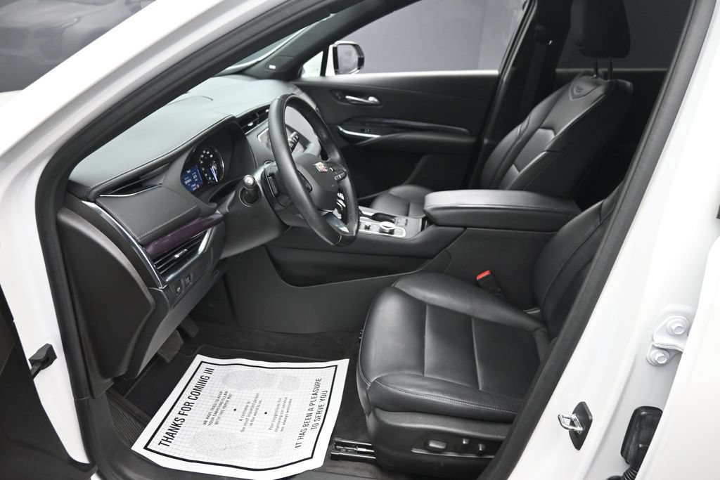 Used 2022 Cadillac XT4 Luxury w/ Cold Weather Package AWD/4WD image 16