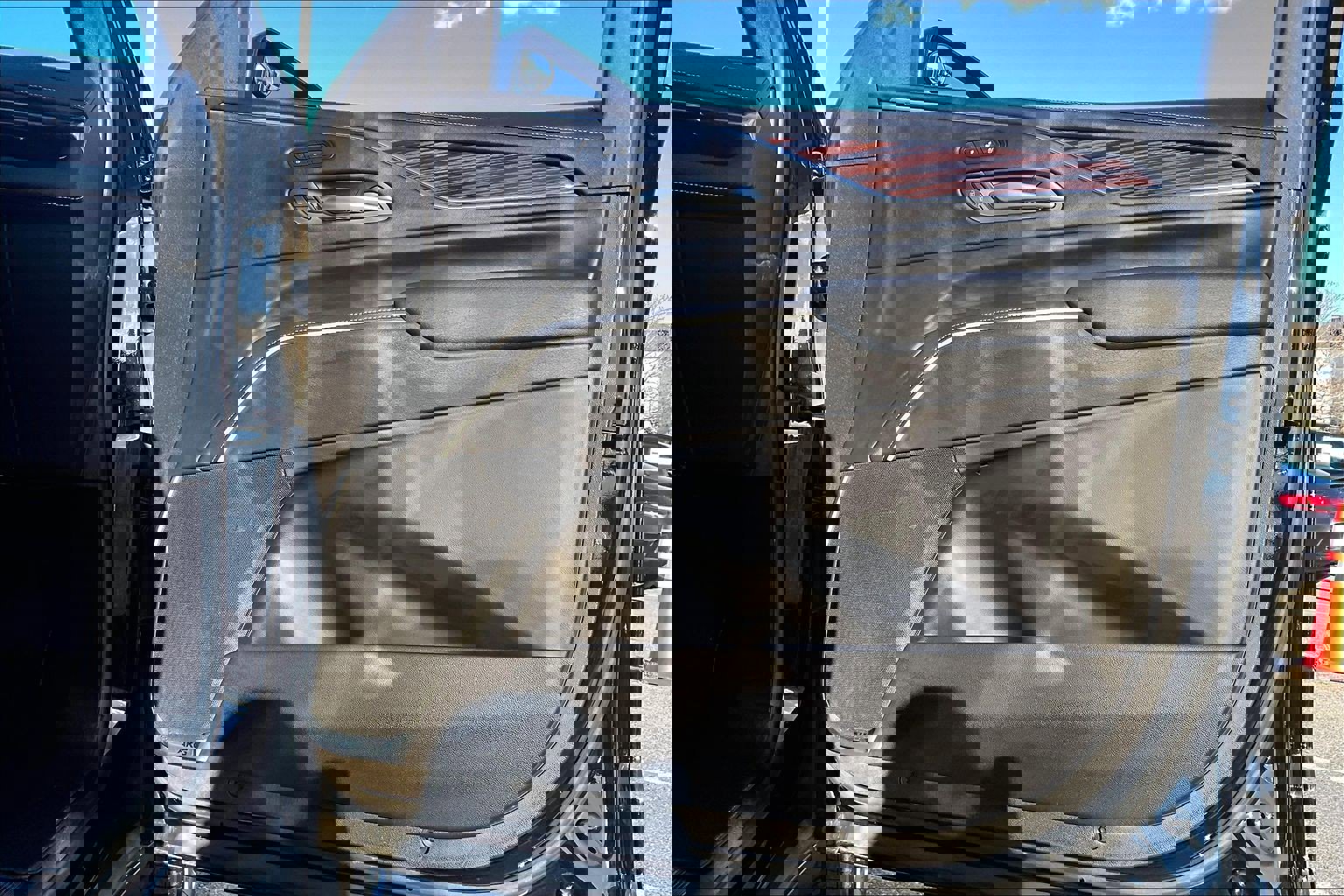 Used 2024 Cadillac Escalade ESV Premium Luxury image 23