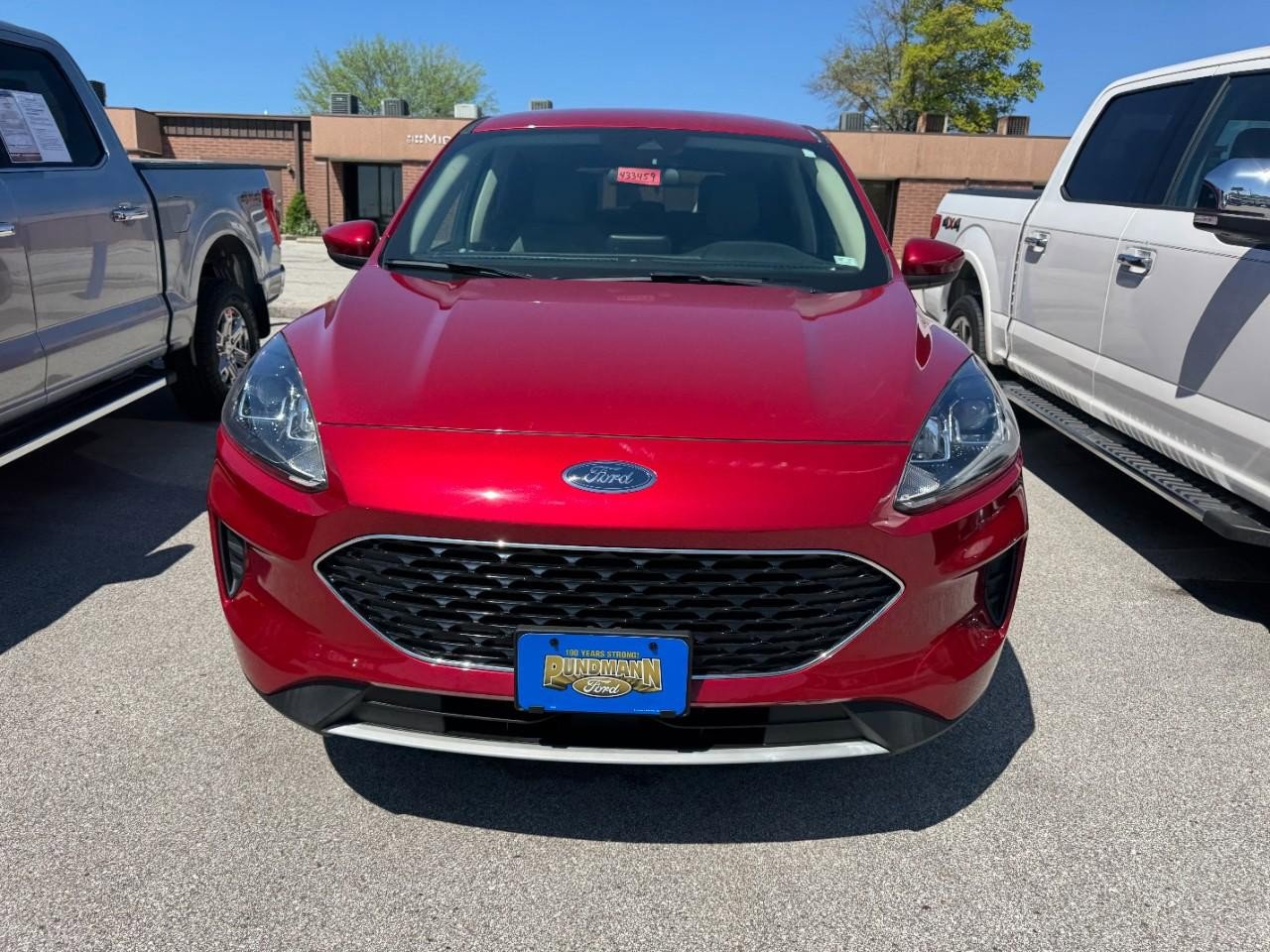 Used 2020 Ford Escape SE image 2
