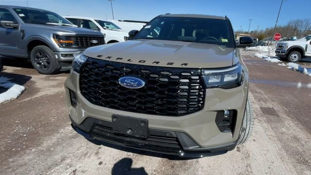 New 2026 Ford Explorer ST-Line w/ ST-Line Street Pack image 7